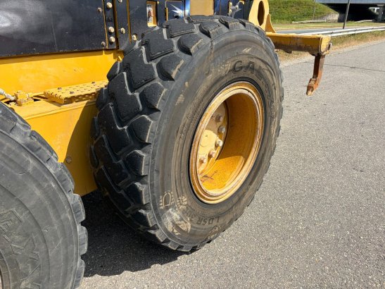 Caterpillar 140M2 140M2 2013 2 Motor graders image 12