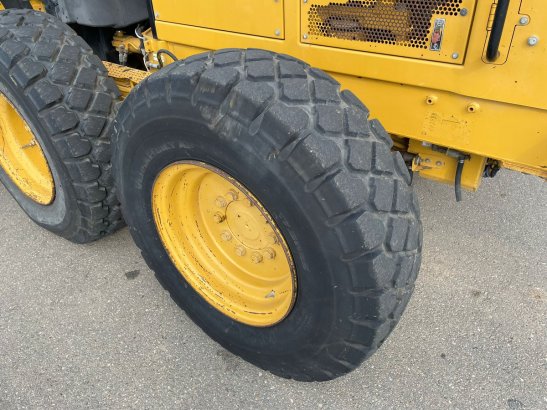 Caterpillar 12M (12G/12H/140M) 12M (12G/12H/140M) 2011 2 Motor graders image 12