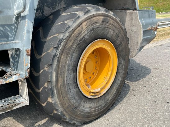 Liebherr L550 L550 2011 2 Wheel Loaders image 12