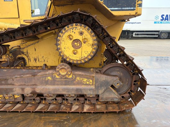 Caterpillar D6N XL | German Machine D6N XL | German Machine 2007 2 Dozers image 42