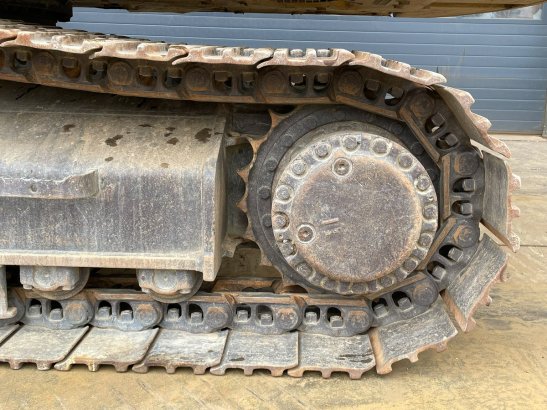 Caterpillar 330 07A 42 2019 2 Crawler Excavators image 12