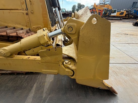 Caterpillar D8R D8R 2013 2 Dozers image 12