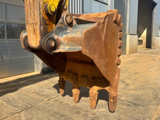Komatsu PC360LC-11E0 PC360LC-11E0 2021 2 Crawler Excavators image 12
