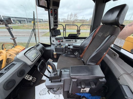Caterpillar 988K 988K 2018 2 Wheel Loaders image 138
