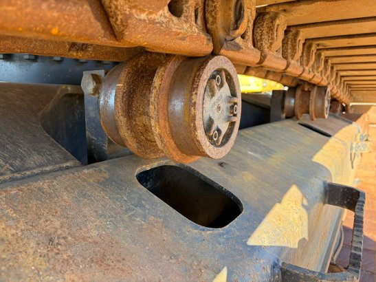 Caterpillar 330 42 2020 2 Crawler Excavators image 13