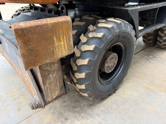 Hitachi ZX170W-3 ZX170W-3 2011 2 Other cranes image 13