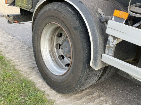 MercedesBenz Axor 1829 13.500L Fuel Truck MercedesBenz Axor 1829 13.500L Fuel Truck 2007 2 image 28