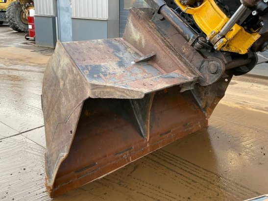 Komatsu PC240LC-10 Engcon and 3 x bucket PC240LC-10 Engcon and 3 x bucket 2014 2 Crawler Excavators image 28