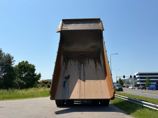 Caterpillar 775E 775E 2004 2 Dump Truck image 13