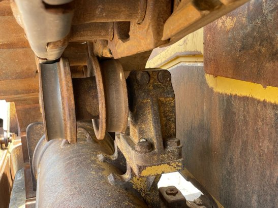 Caterpillar D6T XL D6T XL 2011 2 Dozers image 13