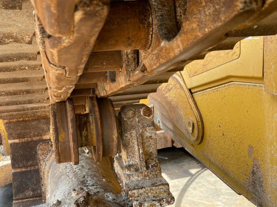 Caterpillar D6T LGP D6T LGP 2011 2 Dozers image 13