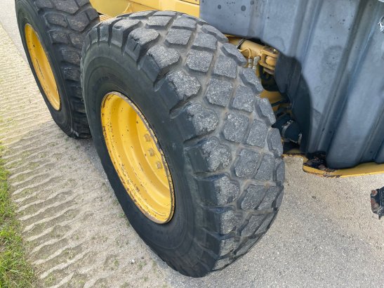 Caterpillar 12M (12G/12H/140M) 12M (12G/12H/140M) 2011 2 Motor graders image 13
