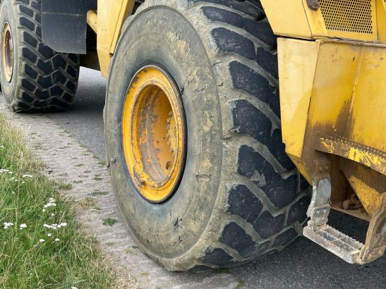 Komatsu HM300 HM300 2006 2 Articulated Dump Trucks image 43