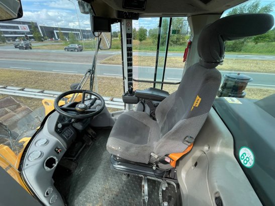 Volvo L110H 10286 2015 2 Wheel Loaders image 13