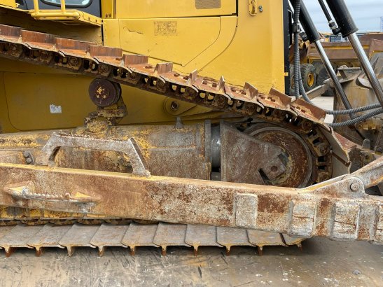 Caterpillar D6T LGP D6T LGP 2018 2 Dozers image 14