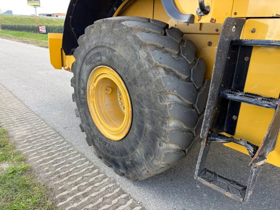 Caterpillar 966M 966M 2017 2 Wheel Loaders image 14