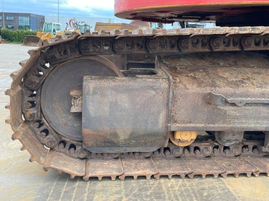 Caterpillar 325 F LCR 38 2016 2 Crawler Excavators image 14