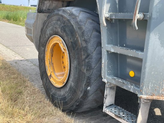 Liebherr L550 L550 2011 2 Wheel Loaders image 14