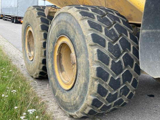 Komatsu HM300 HM300 2006 2 Articulated Dump Trucks image 44
