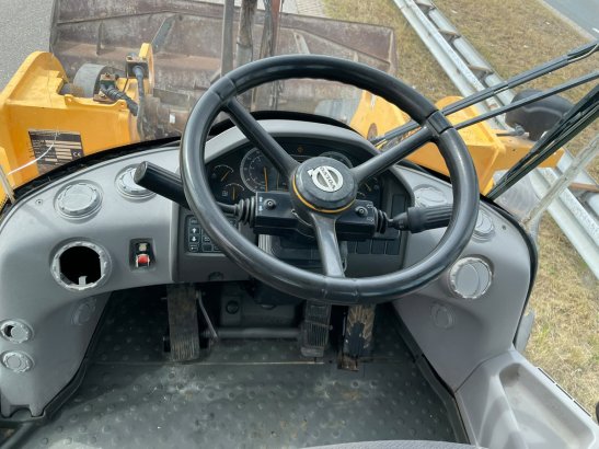 Volvo L110H 10286 2015 2 Wheel Loaders image 14