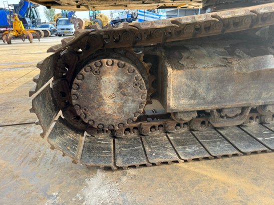 Komatsu PC240LC-10 PC240LC-10 2015 2 Crawler Excavators image 12