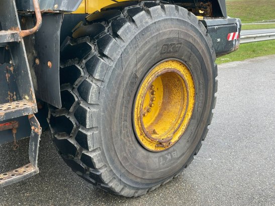 Komatsu WA380-5H WA380-5H 2004 2 Wheel Loaders image 15