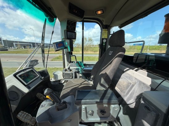 Caterpillar 966M 966M 2017 2 Wheel Loaders image 15