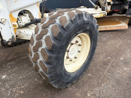 New Holland F106.6/A F106.6/A 2007 2 Motor graders image 120