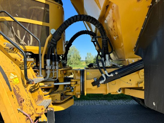 Caterpillar 740B 740B 2011 2 Articulated Dump Trucks image 15