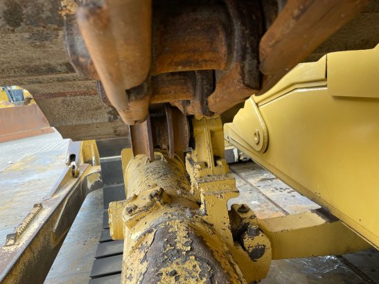 Caterpillar D6T LGP D6T LGP 2011 2 Dozers image 60