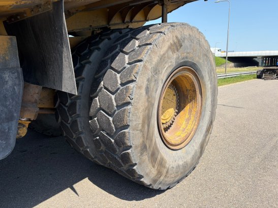 Caterpillar 775E 775E 2004 2 Dump Truck image 15