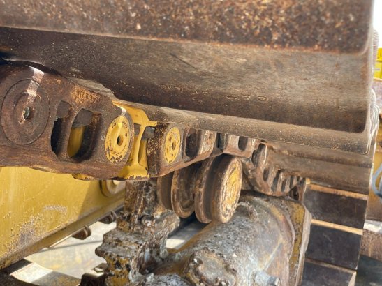 Caterpillar D6T LGP D6T LGP 2011 2 Dozers image 15