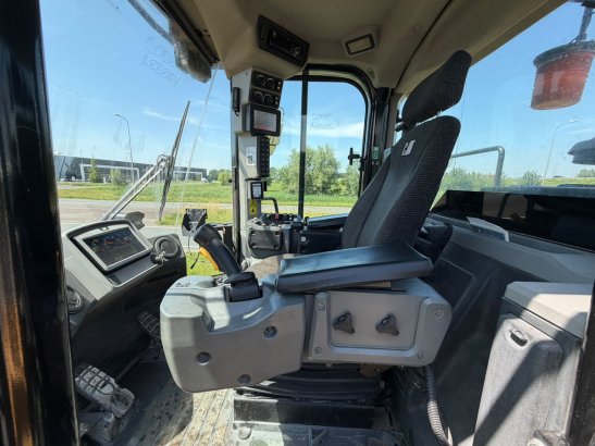 Caterpillar 966M 966M 2014 2 Wheel Loaders image 15