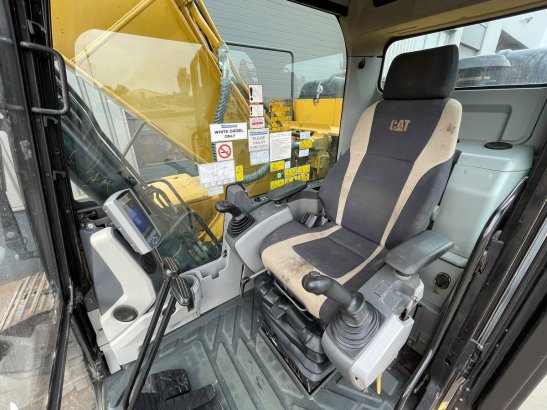 Caterpillar 320FL 320FL 2018 2 Crawler Excavators image 15
