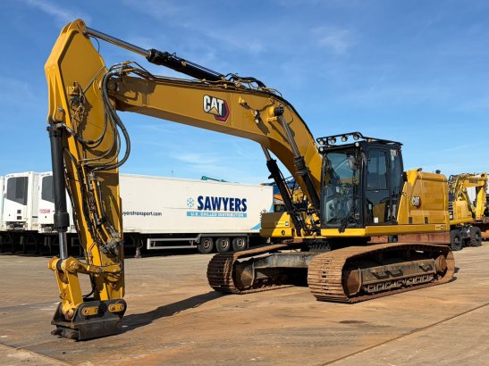 Caterpillar 330 42 2020 2 Crawler Excavators image 2