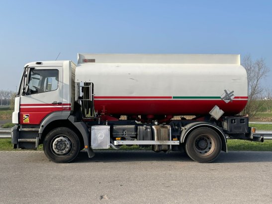 MercedesBenz Axor 1829 13.500L Fuel Truck MercedesBenz Axor 1829 13.500L Fuel Truck 2007 2 image 17