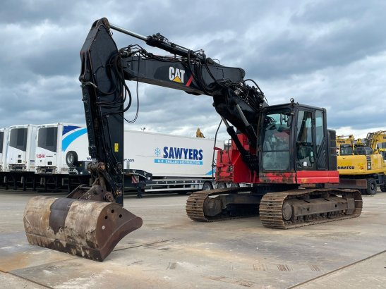 Caterpillar 325 F LCR 38 2016 2 Crawler Excavators image 2