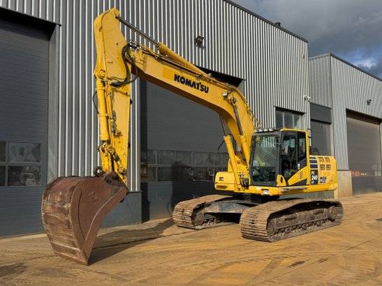 Komatsu PC240LC-10 PC240LC-10 2015 2 Crawler Excavators image 38