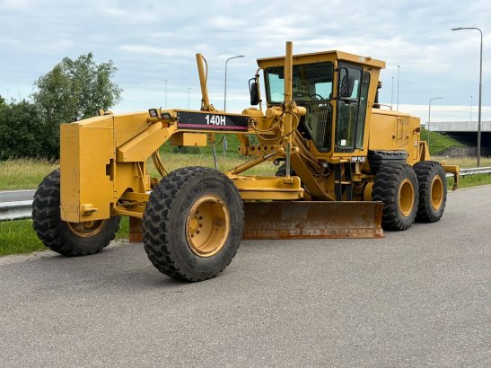 Caterpillar 140H 140H 2005 2 Motor graders image 2
