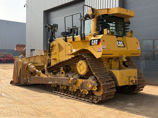 Caterpillar D8T D8T 2015 2 Dozers image 3