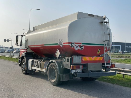 MercedesBenz Axor 1829 13.500L Fuel Truck MercedesBenz Axor 1829 13.500L Fuel Truck 2007 2 image 3
