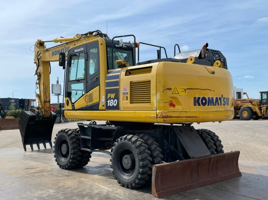 Komatsu PW180-11 PW180-11 2019 2 Wheeled Excavators image 3
