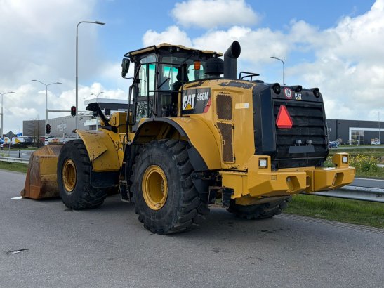 Caterpillar 966M 966M 2017 2 Wheel Loaders image 3