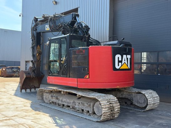 Caterpillar 325FLCR 325FLCR 2018 2 Crawler Excavators image 3