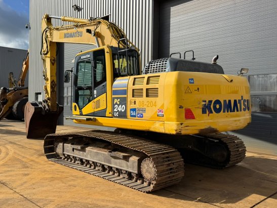 Komatsu PC240LC-10 PC240LC-10 2015 2 Crawler Excavators image 27
