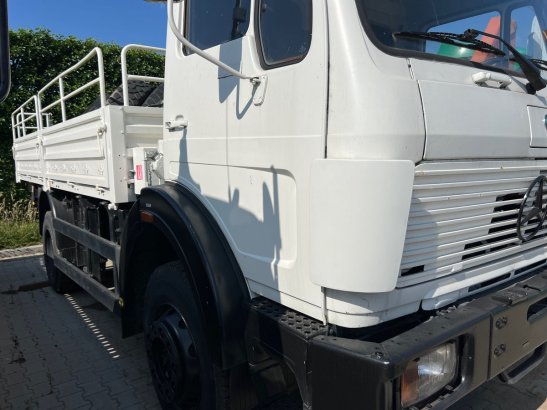 MercedesBenz 1017 4X4 ex army reconditioned white with crane MercedesBenz 1017 4X4 ex army reconditioned white with crane ...