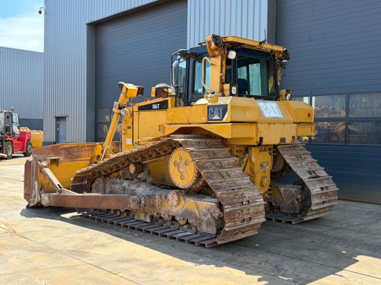 Caterpillar D6T LGP D6T LGP 2011 2 Dozers image 3