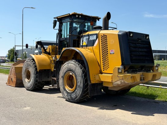 Caterpillar 966M 966M 2014 2 Wheel Loaders image 3