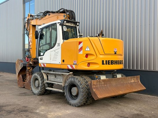 Liebherr A918 Compact Litronic A918 Compact Litronic 2016 2 Wheeled Excavators image 3