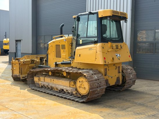 Caterpillar D4 LGP 15A (D6K / D6K2) D4 LGP 15A (D6K / D6K2) 2021 2 Dozers image 3
